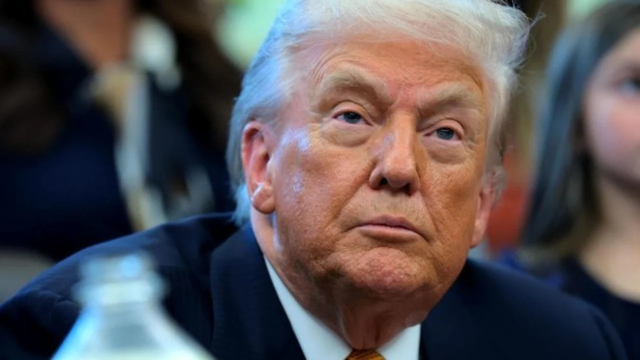 تراجع أسعار النفط يتبع تصريحات ترامب بشأن خطط السيطرة على مضيق هرمز